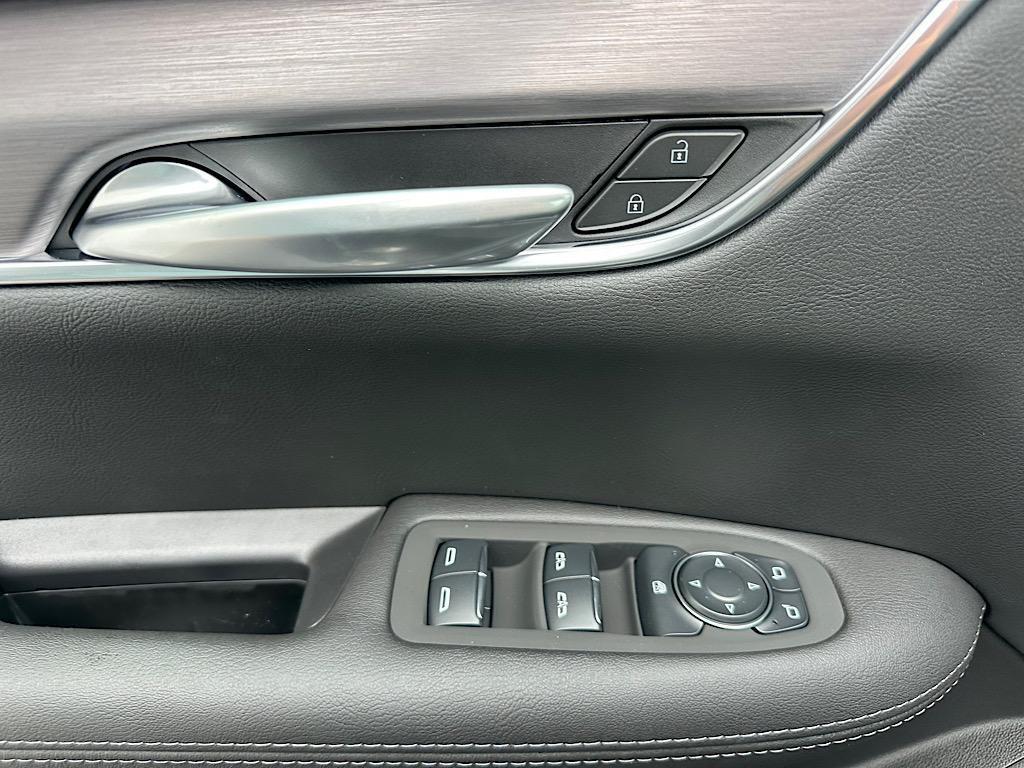 new 2025 Cadillac XT5 car, priced at $47,834