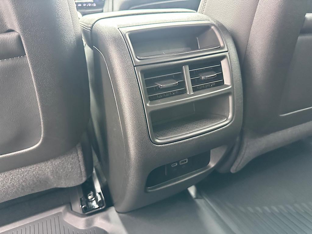 new 2025 Cadillac XT5 car, priced at $47,834