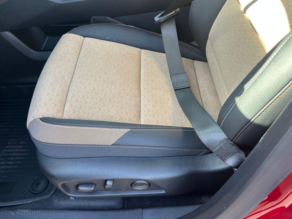 new 2026 Chevrolet Equinox car, priced at $39,023