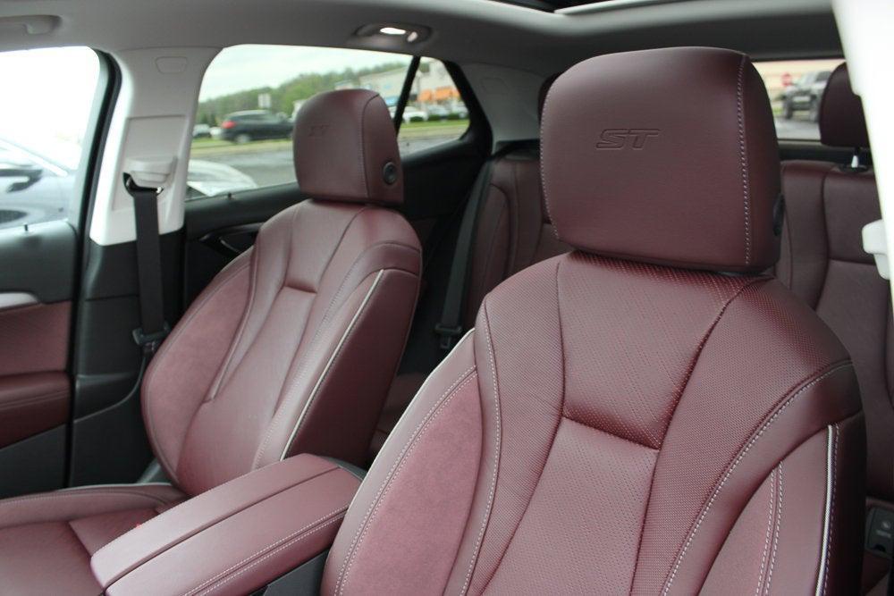 new 2025 Buick Envision car, priced at $43,835