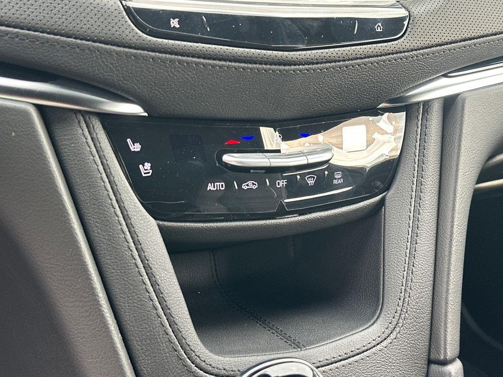 new 2026 Cadillac XT5 car, priced at $61,664
