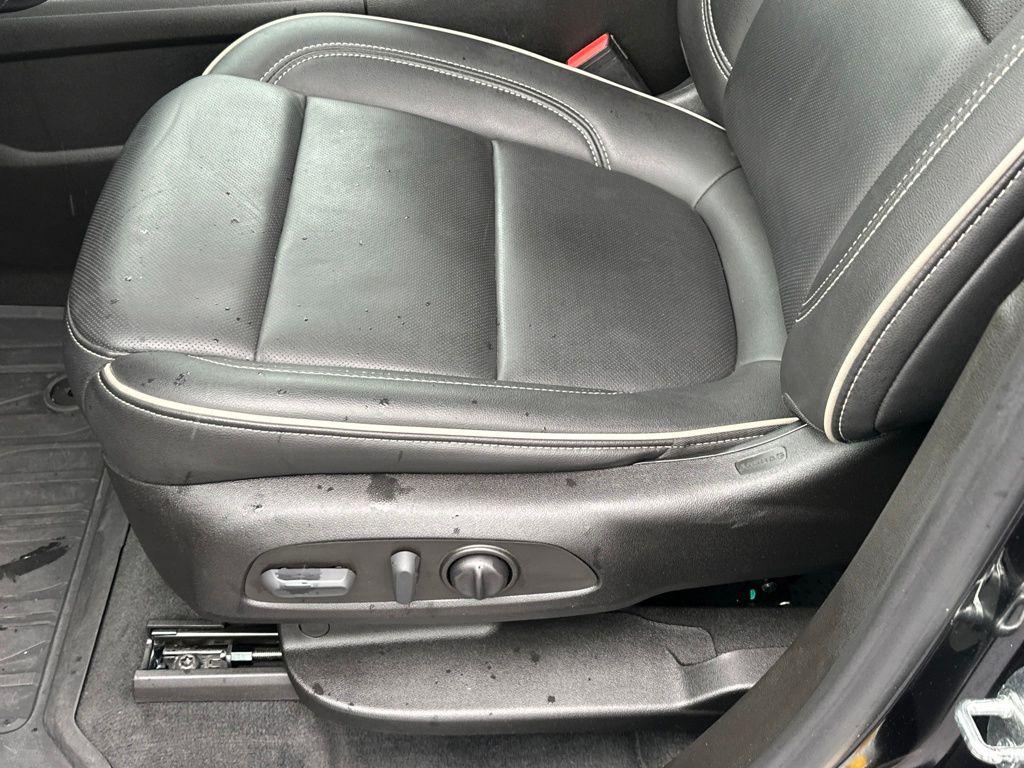 used 2023 Chevrolet Traverse car, priced at $30,750