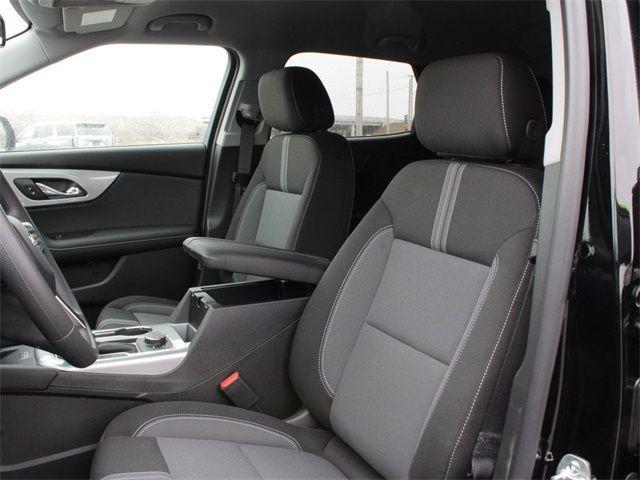 new 2025 Chevrolet Blazer car, priced at $37,010