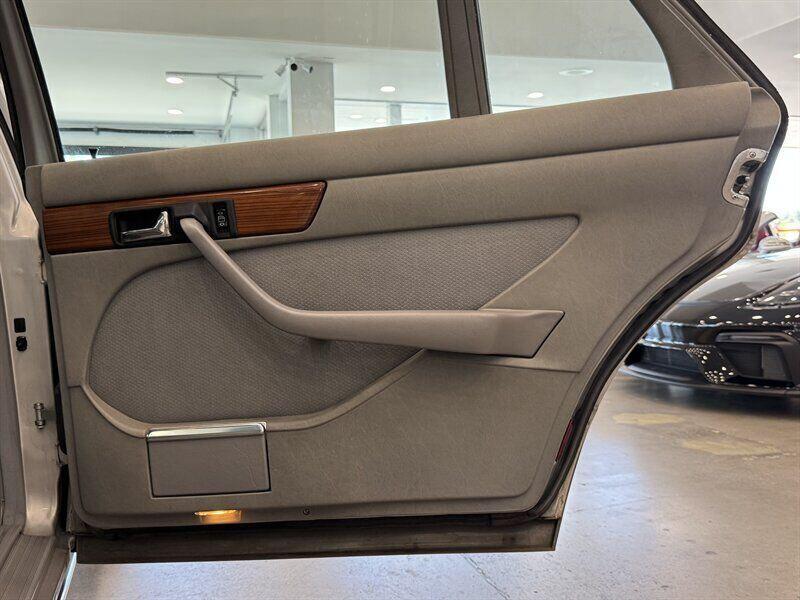 used 1987 Mercedes-Benz S-Class car, priced at $9,390