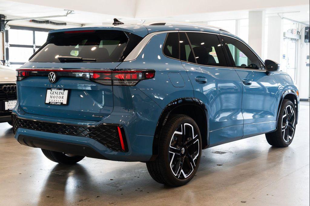 used 2025 Volkswagen Tiguan car, priced at $37,490