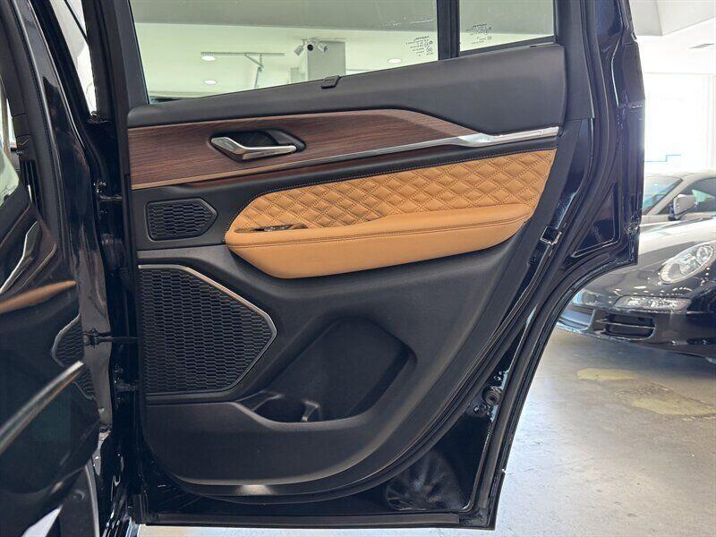 used 2023 Jeep Grand Cherokee car, priced at $34,890