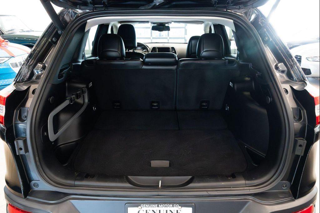 used 2015 Jeep Cherokee car, priced at $12,990