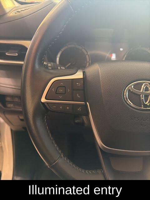 used 2024 Toyota Highlander car, priced at $38,995