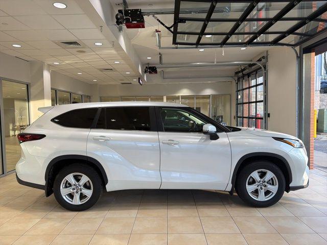used 2024 Toyota Highlander car, priced at $38,995