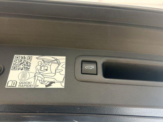 used 2023 Toyota Highlander car, priced at $35,887