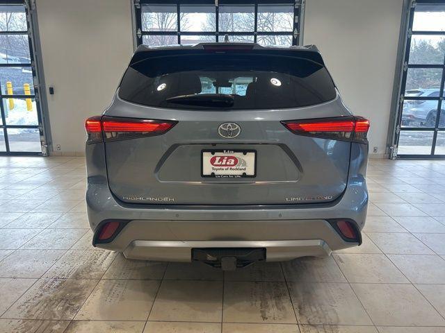 used 2023 Toyota Highlander car, priced at $35,887