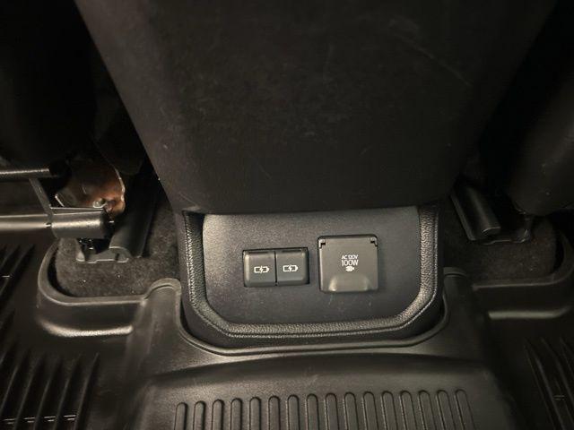 used 2023 Toyota Highlander car, priced at $35,887