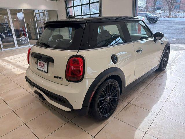used 2023 MINI Hardtop car, priced at $23,995