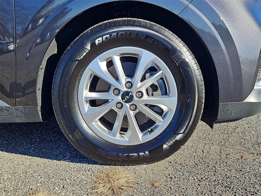 used 2023 Kia Carnival car, priced at $31,999