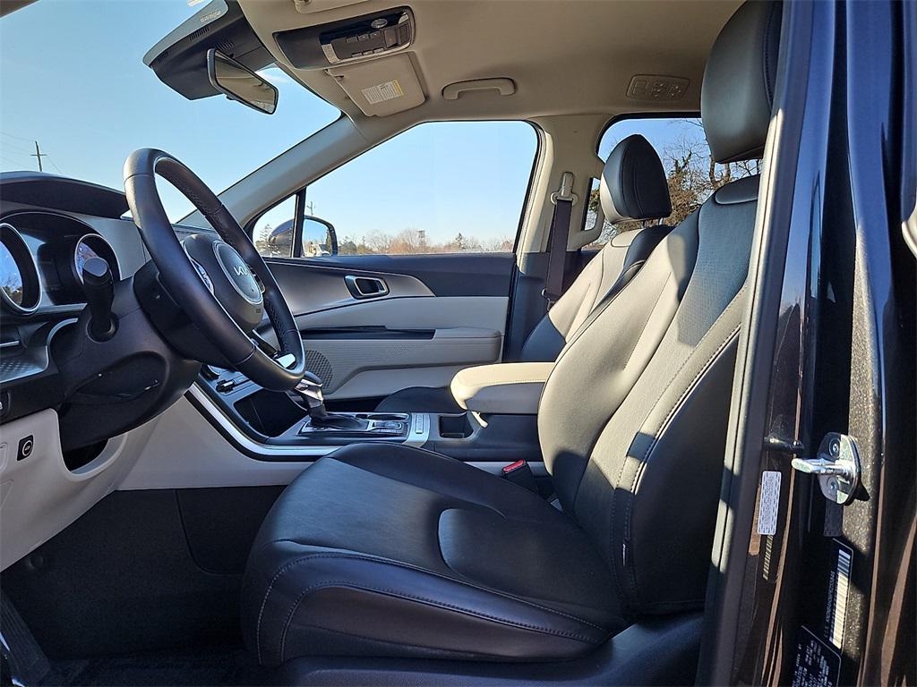 used 2023 Kia Carnival car, priced at $31,999