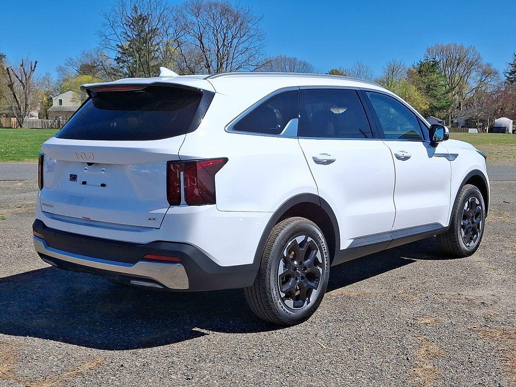 used 2025 Kia Sorento car, priced at $32,418