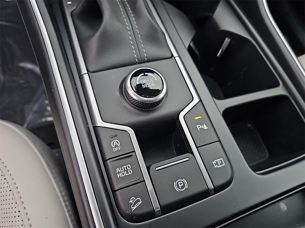 used 2025 Kia Sorento car, priced at $32,899