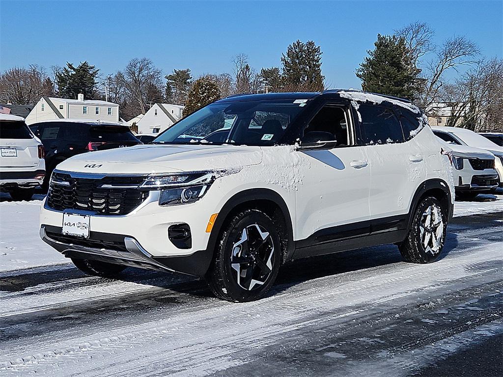 used 2025 Kia Seltos car, priced at $23,779