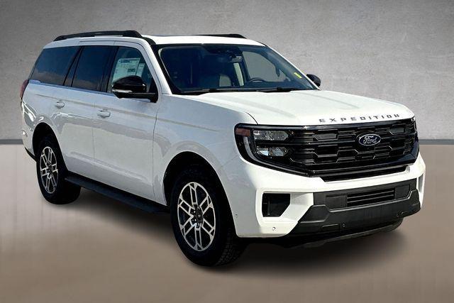 new 2025 Ford Expedition car, priced at $67,000