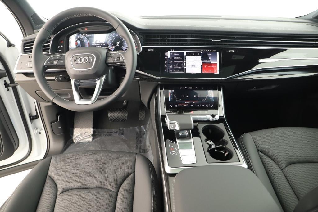 new 2025 Audi Q7 car, priced at $76,900