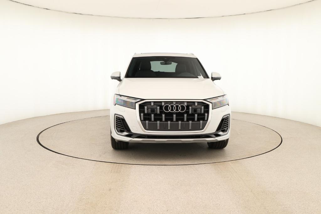 new 2025 Audi Q7 car, priced at $76,900