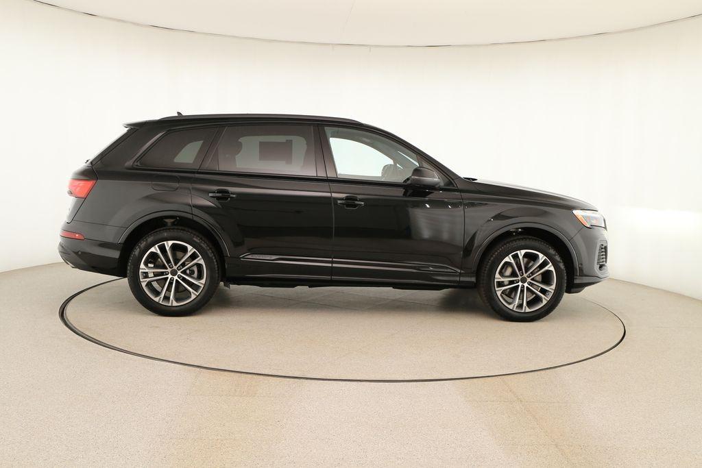 new 2026 Audi Q7 car, priced at $70,070