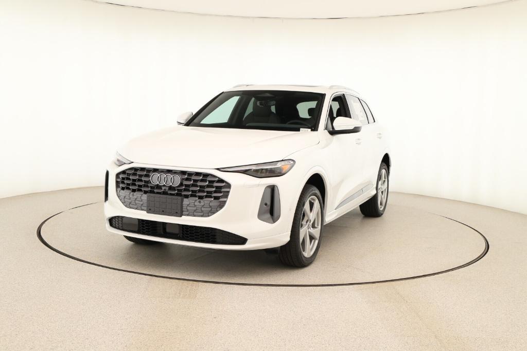 new 2025 Audi Q5 car, priced at $60,645