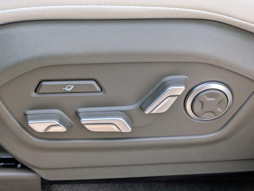 new 2025 Hyundai SANTA FE HEV car, priced at $46,163