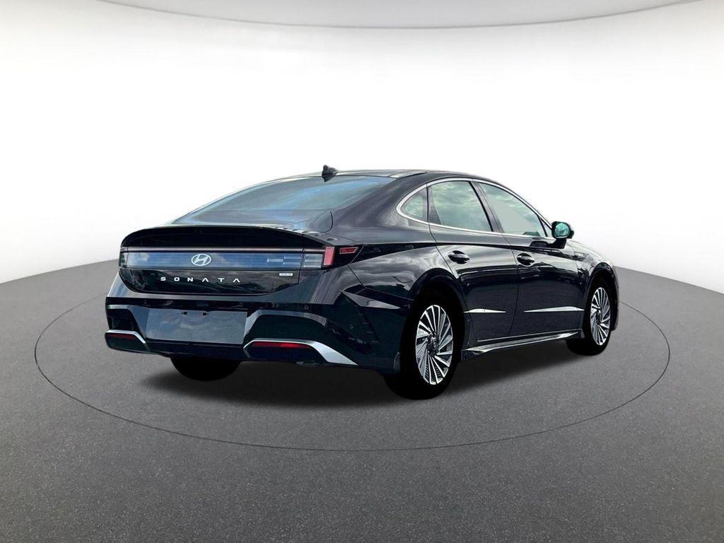 new 2025 Hyundai Sonata Hybrid car, priced at $35,907