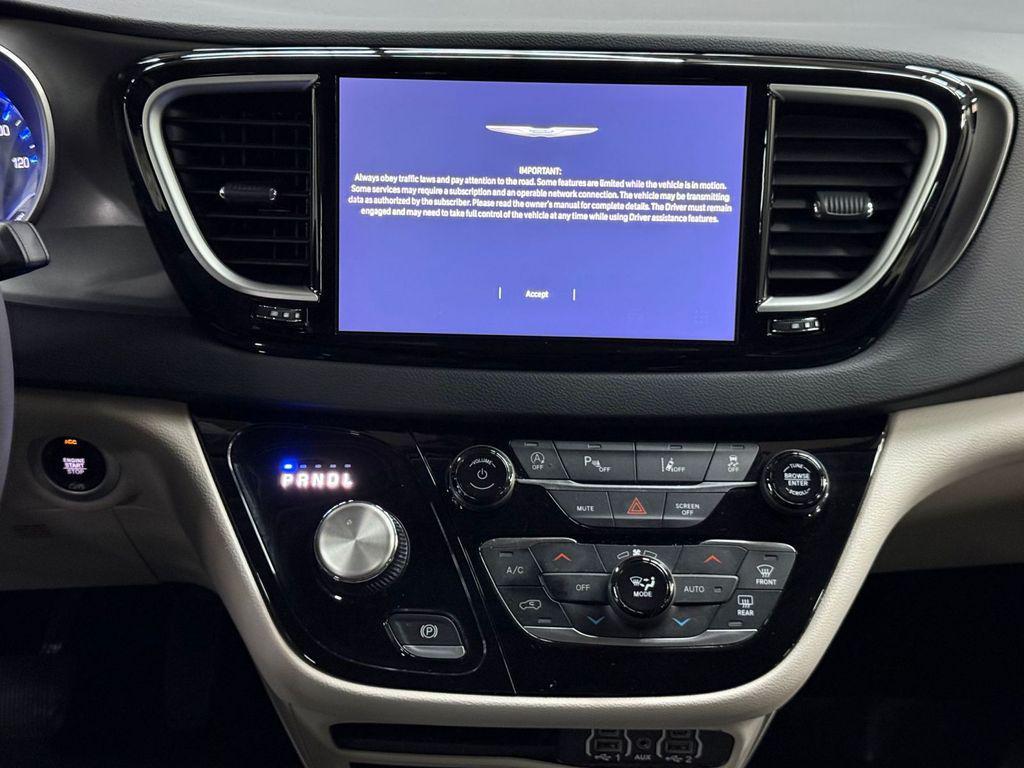 used 2024 Chrysler Pacifica car, priced at $26,889