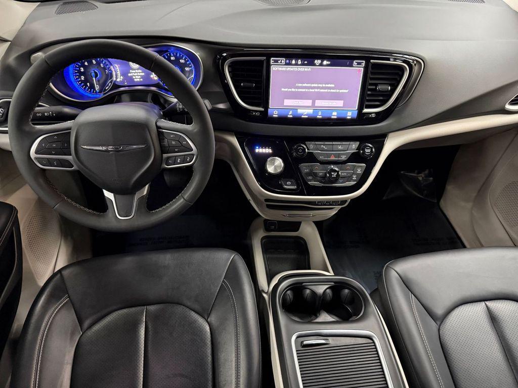 used 2024 Chrysler Pacifica car, priced at $26,889