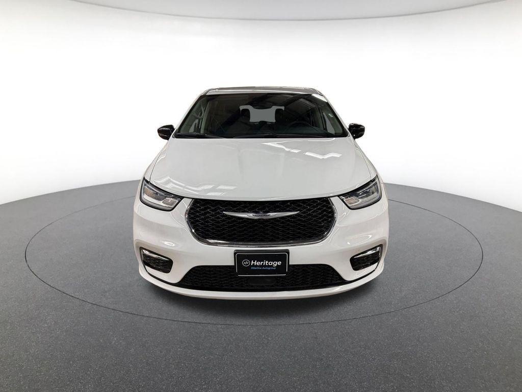 used 2024 Chrysler Pacifica car, priced at $26,889