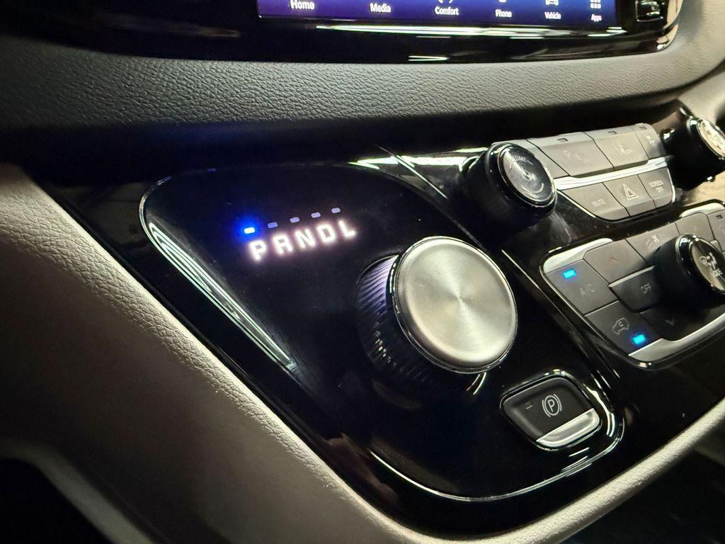 used 2024 Chrysler Pacifica car, priced at $26,889