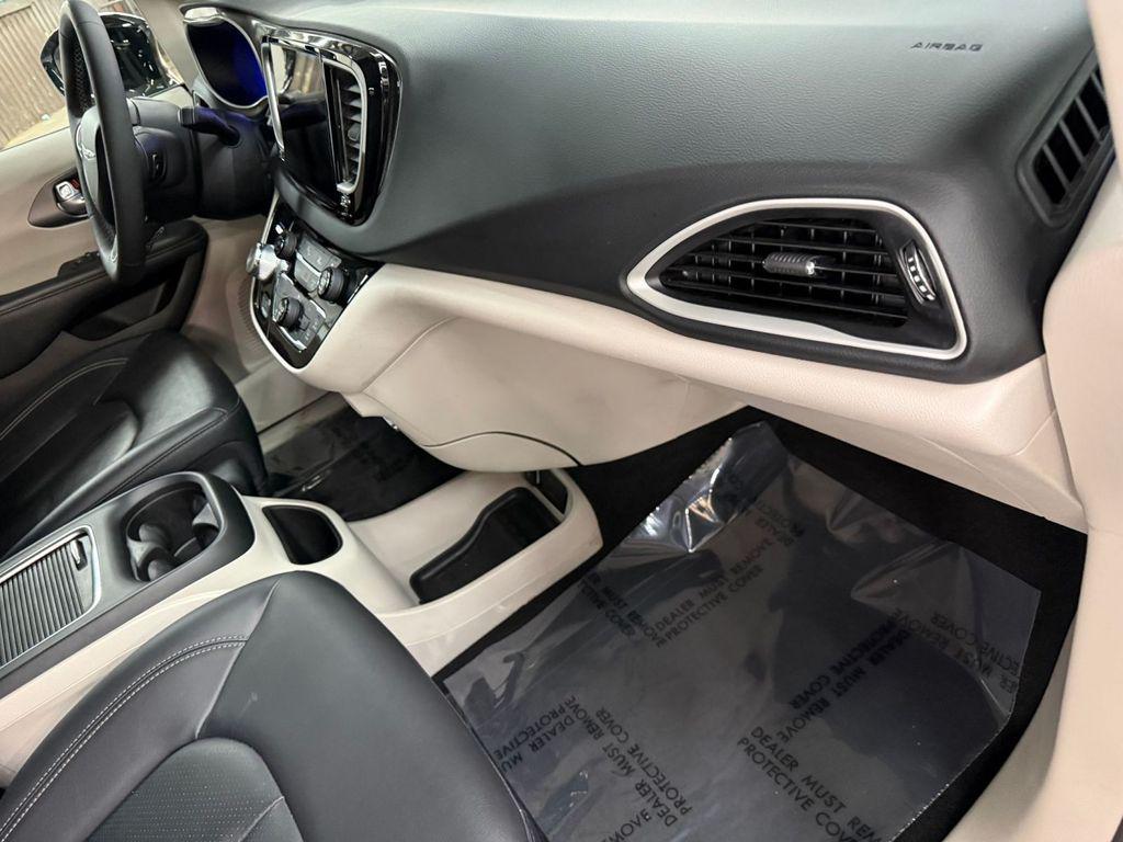 used 2024 Chrysler Pacifica car, priced at $26,889