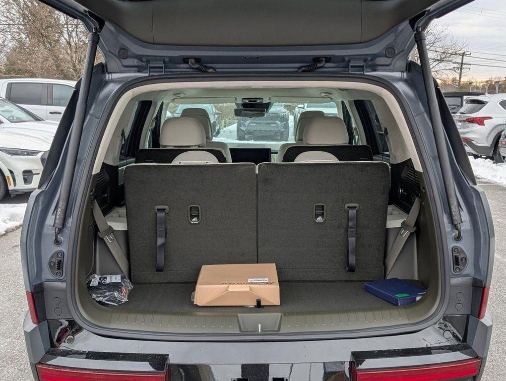 new 2025 Hyundai Santa Fe car, priced at $45,195