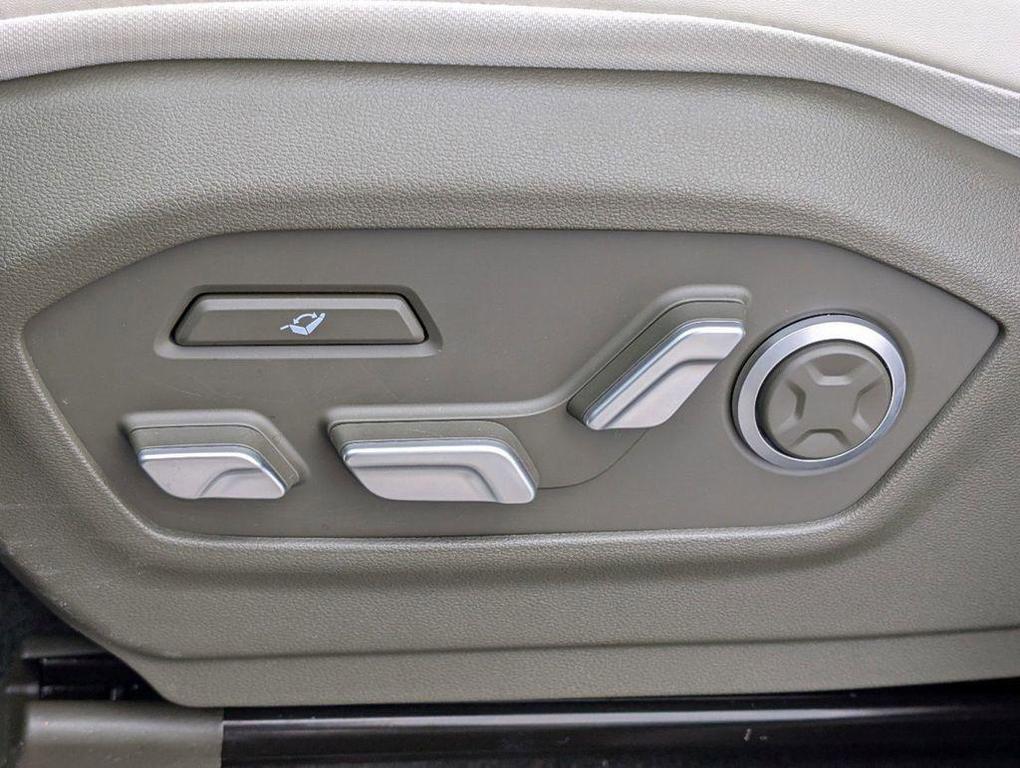 new 2025 Hyundai Santa Fe car, priced at $45,195