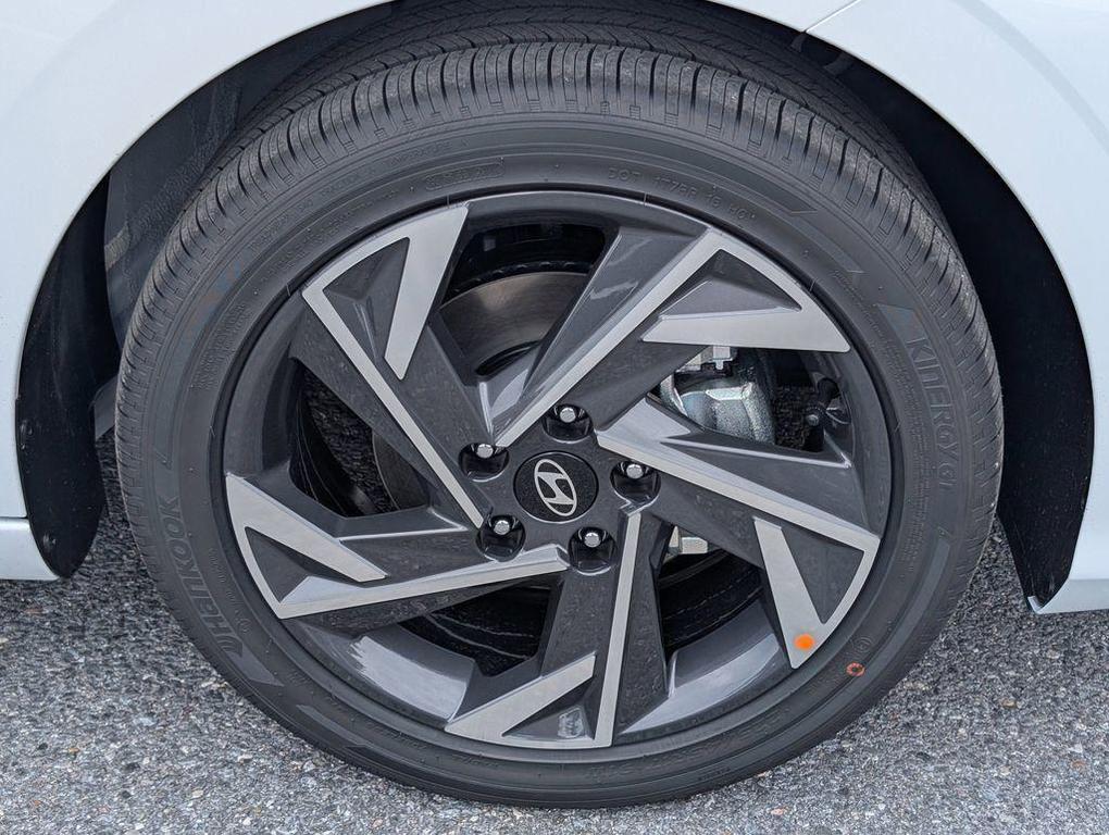 new 2025 Hyundai ELANTRA HEV car, priced at $26,896