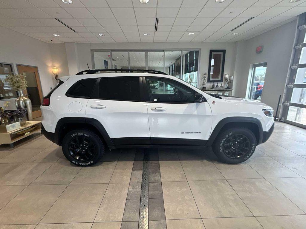 used 2022 Jeep Cherokee car, priced at $24,922