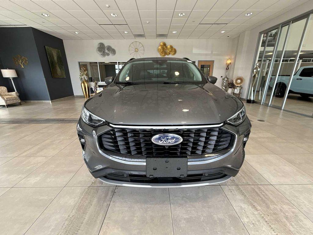 used 2024 Ford Escape car, priced at $25,322