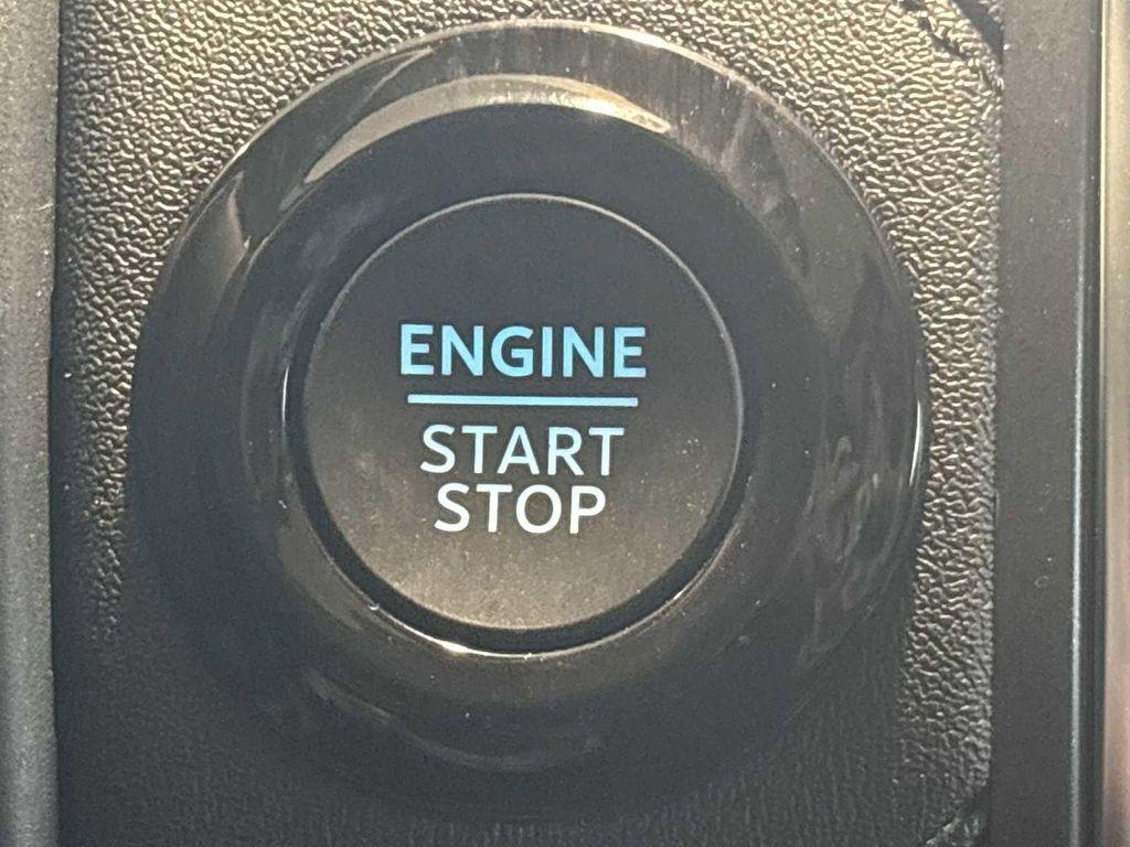 new 2025 Ford Expedition car, priced at $81,945