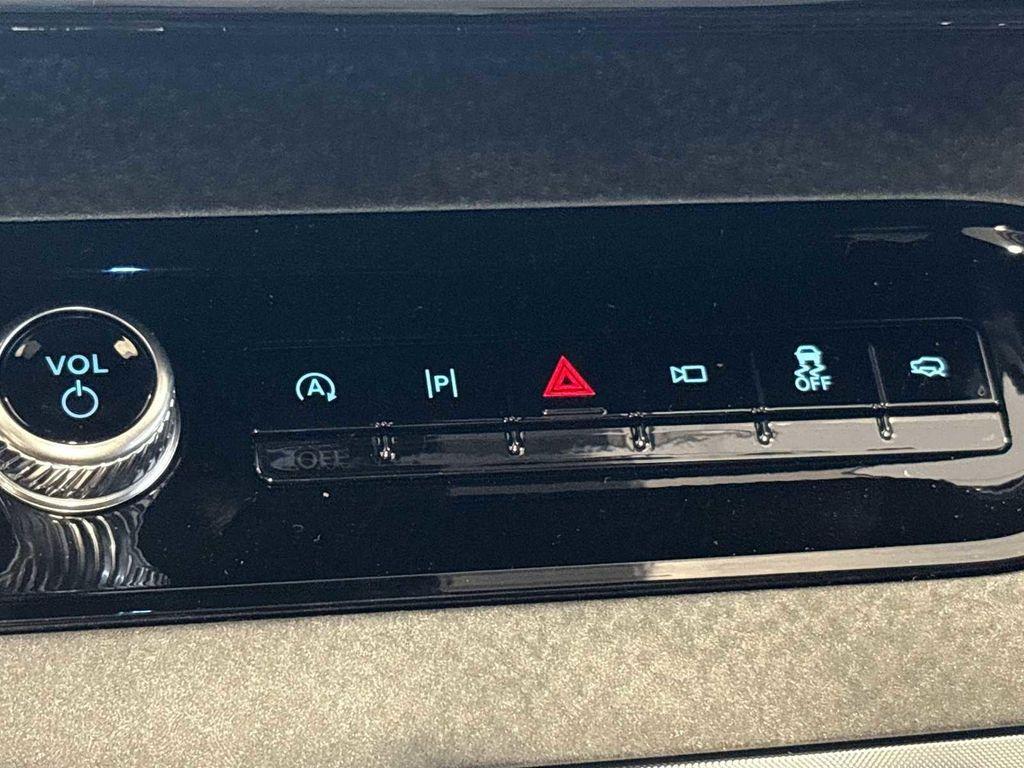 new 2025 Ford Expedition car, priced at $81,945