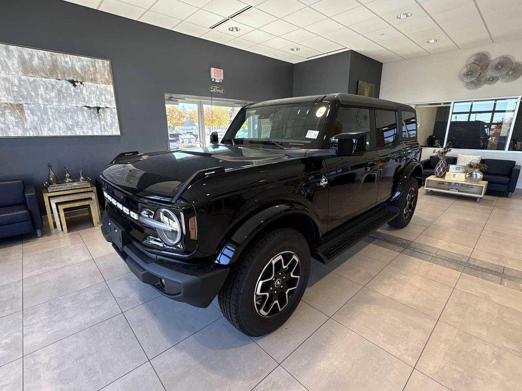 new 2025 Ford Bronco car, priced at $45,925