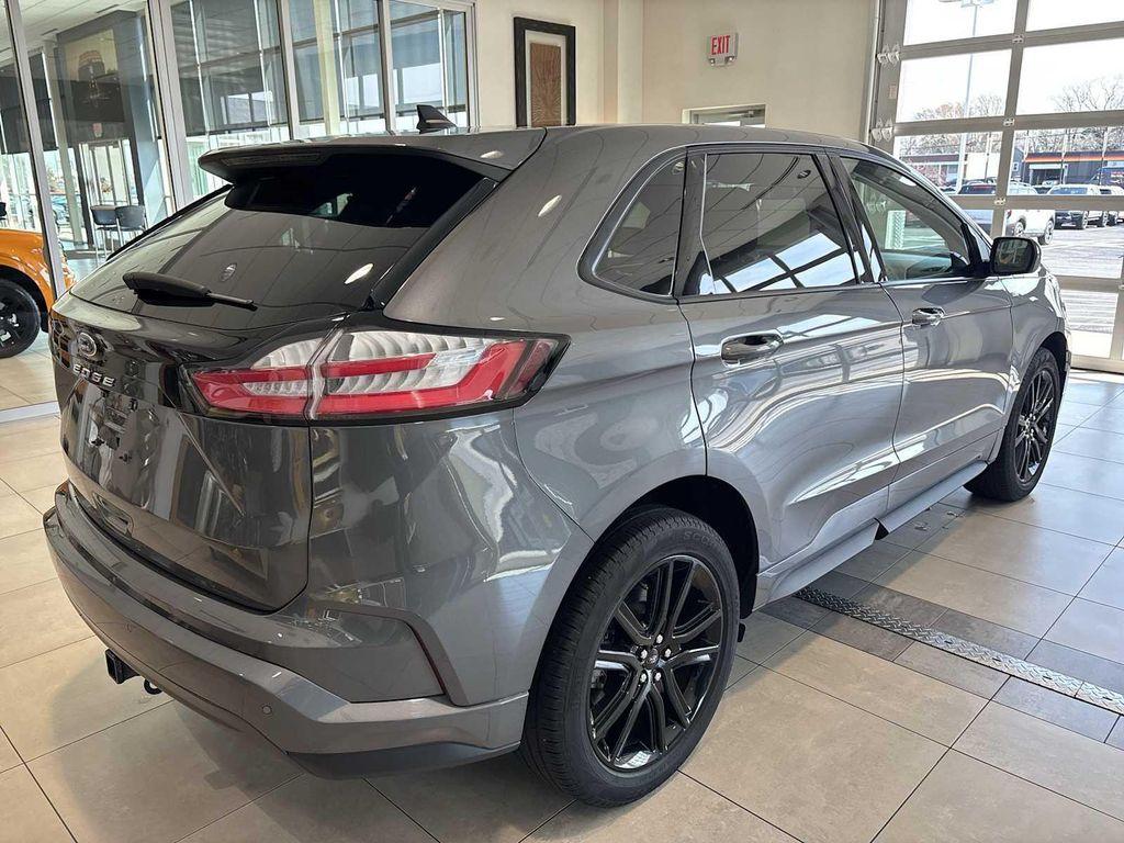 used 2024 Ford Edge car, priced at $29,962