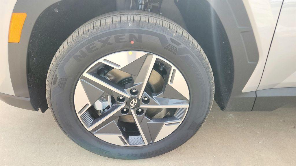 new 2026 Hyundai TUCSON Hybrid car, priced at $33,405