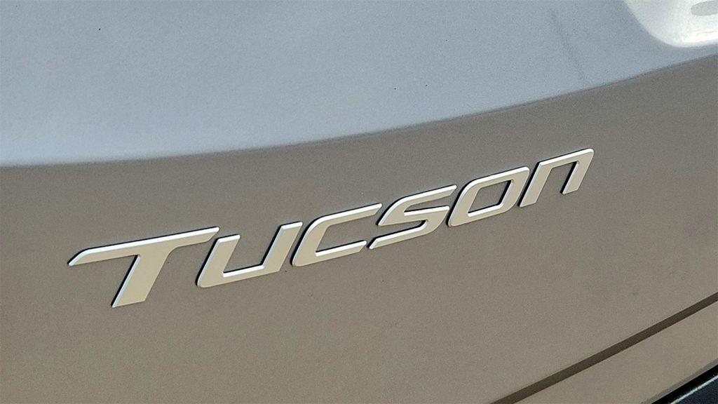 new 2026 Hyundai TUCSON Hybrid car, priced at $33,405