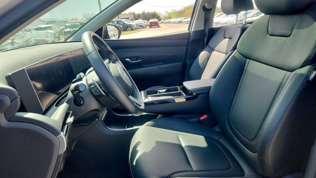 new 2025 Hyundai TUCSON Hybrid car, priced at $33,349