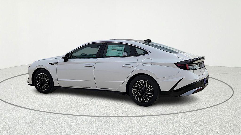 new 2026 Hyundai Sonata Hybrid car, priced at $39,675
