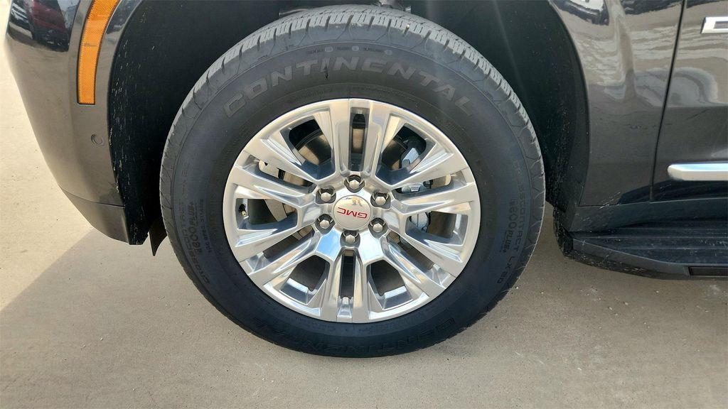 used 2025 GMC Yukon car, priced at $67,494