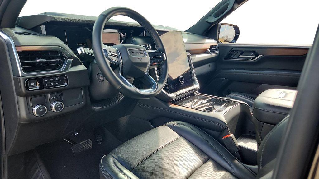 used 2025 GMC Yukon car, priced at $67,494