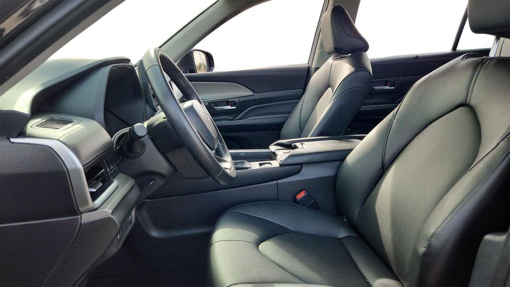 used 2025 Toyota Grand Highlander car, priced at $43,477